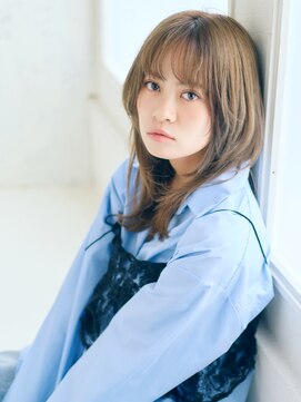 ビィシャイン 社店 小顔レイヤー ナチュラルミディ