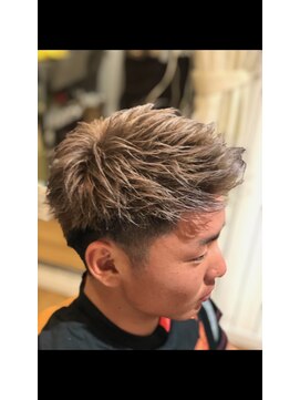 オール イン オール ヘアールーム(ALL IN ALL hair room) スラッシュモヒカン