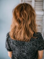 ヘアアンドリラクゼーション シャッセ(Hair&Relaxation SASE)&nbsp;重ためセンターパートウェーブ