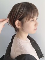 外ハネショートウルフ/耳かけショート/ハイライトカラー