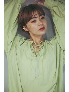 クラン(clan) 外ハネボブセクションカラーグラデーションカラーペールベージュ