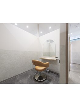 都内に複数店舗展開するシェアサロンが☆全席半個室だから接触も最低限。