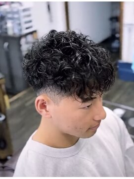 バーバーショップレノン(BARBER SHOP LENNON) ツーブロックスペインカール