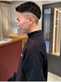 20代 ビジネスヘア ツーブロック 黒髪 刈り上げショート