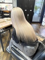 ガルボ ヘアー(garbo hair)&nbsp;ハイトーン 10代 20代 ホワイトブロンド ブリーチ ミルクティー