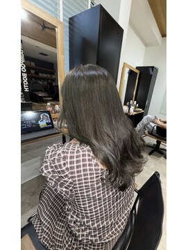 ログスラッシュ(LOG/) 艶髪ダークカラー × ロングヘア♪