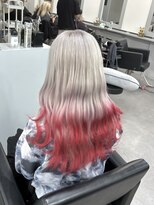 シェイロ(Cielro)&nbsp;ホワイトシルバー×赤グラデーション×顔周りレイヤーカット