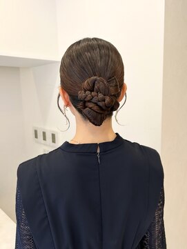 ディティカレスト(Dityca rst) タイトヘアスタイル