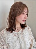 ミディアム/レイヤーカット/顔周りカット/ベージュ/透明感カラー