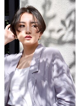 スウィープ 平尾(sweep) 【sweep平尾】センターパートハンサムショート（豊塚）