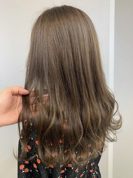 ヘアーアンドビューティーザ エフ(Hair Beauty the F) 透明感カラー_ミルクティーベージュ_セミロング