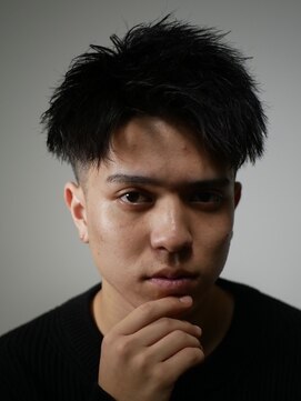 イーラ(era) フェード刈り上げジェットモヒカンアップバング