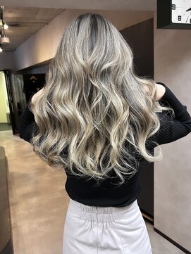 サニー 渋谷(SUNNY) バレイヤージュ、ハイライト、グレーベージュ、レイヤーロング