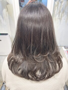 コンビネーション(combination) レイヤーカット グレージュカラー アディクシーカラー 透明感