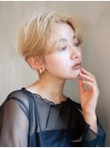 マロンベージュフェザーショートホワイトブロンド_ba503611