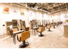 月1ママサロン開催。小さなお子様連れも大歓迎！施術の際、ベビーカーを置いても大丈夫な広々とした設計♪