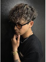 ライズ 渋谷店(RISE)&nbsp;スペインカールフェード刈り上げ波巻きツイストスパイラルパーマ