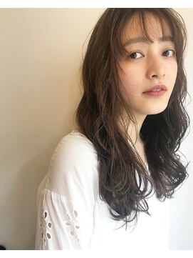 ムク(MUKU) ゆるカール髪