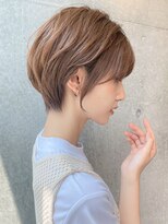 ディルト 代々木上原(DILT) ペールベージュ似合わせカット小顔カット20代30代耳掛けショート