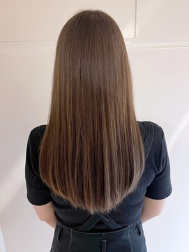 アイティーバイアルバム 藤沢店(IT by ALBUM) ツヤストレートロング_アースカラーくびれヘアツートン_ba362072