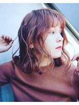 アミバイアブソ 新宿(ami by Absolute)&nbsp;顔まわりにレイヤー入ったミディアム！ちゃんと小顔になるカット