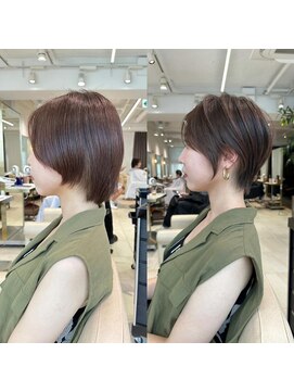 アンド ストーリーズ(&STORIES) 前髪あり耳掛け丸みくびれショートボブ20代30代40代50代(蘭)