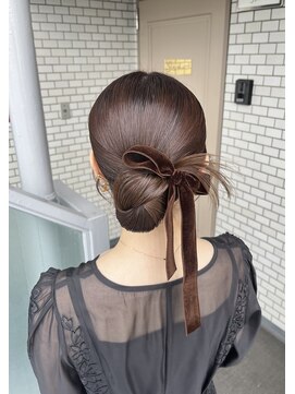 ソノ(sono) カチモリ タイトヘア タイトアレンジ タイトシニヨン 参列ヘア