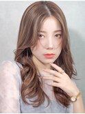 韓国風ヘアスタイル流しシースルーバング顔周りカットセミロング