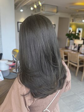 ビーチ(BEACH) ミントグレージュ透け感カラーレイヤーカット