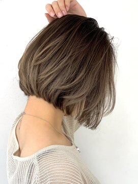 トルネード(TORNADO) 外国人風海外ボブ前下がりレイヤーボブ n7.10.18