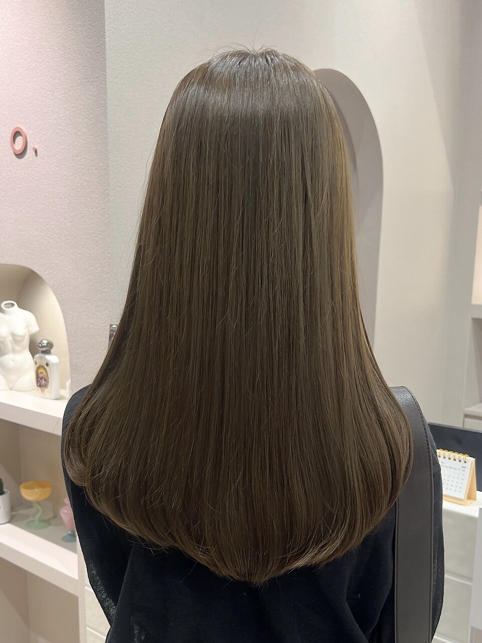 ピンクベージュ/艶感ロング/ブリーチなし/表参道