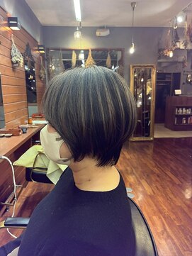 ショートボブ / ハイライト
