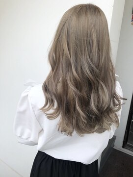 salon de MiLK 札幌大通店【サロン ド ミルク】 一回のブリーチで出来るロイヤルミルクティーカラー