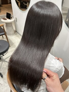 グラフ 立川(Graph.) 縮毛矯正 Aujua髪質改善トリートメント