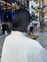 ベシック(VECHIC)&nbsp;顎ライン切りっぱなしネイビーボブ