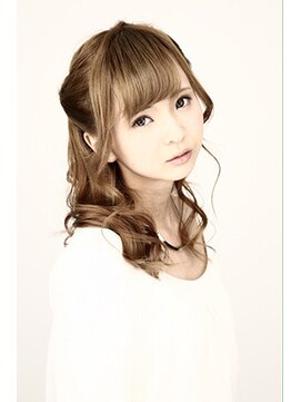 ラフェルヘアー(Rafel hair) 女性らしいラフウェーブ・ハーフアップ