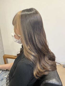 ワンズ(One’s) フェイスフレーミング×ゆる巻きロング