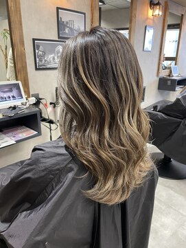 サニー 渋谷(SUNNY) バレイヤージュ、ハイライト、レイヤーロング、グレーベージュ