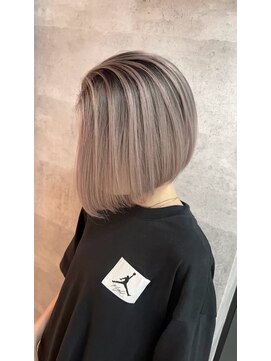 ラルガ 黒崎(Raruga) ハイライトカラーミルクティーベージュレイヤーカット