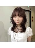 【NIKO】 くびれミディアムレイヤー、チョコレートブラウン
