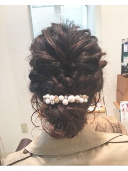 セラヴィの写真/結婚式/パーティイベントから普段使いまで☆周りと差のつく愛されヘアアレンジは【セラヴィ】にお任せ♪