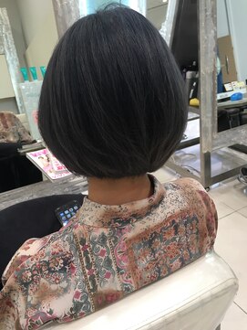 アッシュ 関内店(Ash) ブルーブラックショートボブ