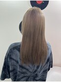 ベージュ