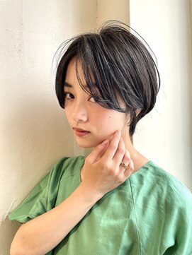 レア 中野(Le'a) ストレート　ハンサムなshortスタイル