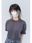 イヤリングに水色とホワイトグレージュ