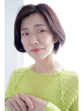 ノノリリ(NONORIRI) ナチュラルモード深みレッド大人前髪なしコンサバボブ白髪ぼかし