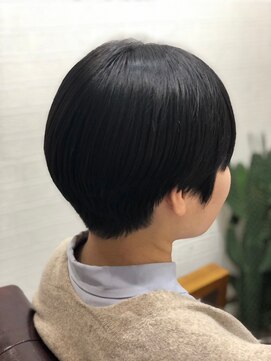 ハサミバイアトリエナガノ 千葉(8sami by atelier nagano) ショートボブ/センターパート/ツヤ髪/グラデーション/イヤリング