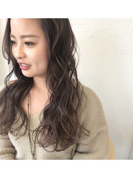 ヘアデザイン ソラ(Sola) プチハイトーンパープルベージュ×なみなみウェーブロング