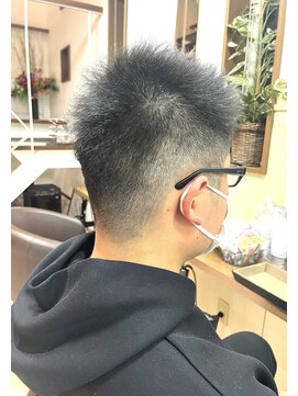 コアフィールフィス(COIFFURE fils) 《見附　今町》メンズ　ベリーショート　ソフトモヒカン
