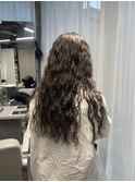 ロングパーマカラー　イメチェンヘアスタイル　オリーブブラウン